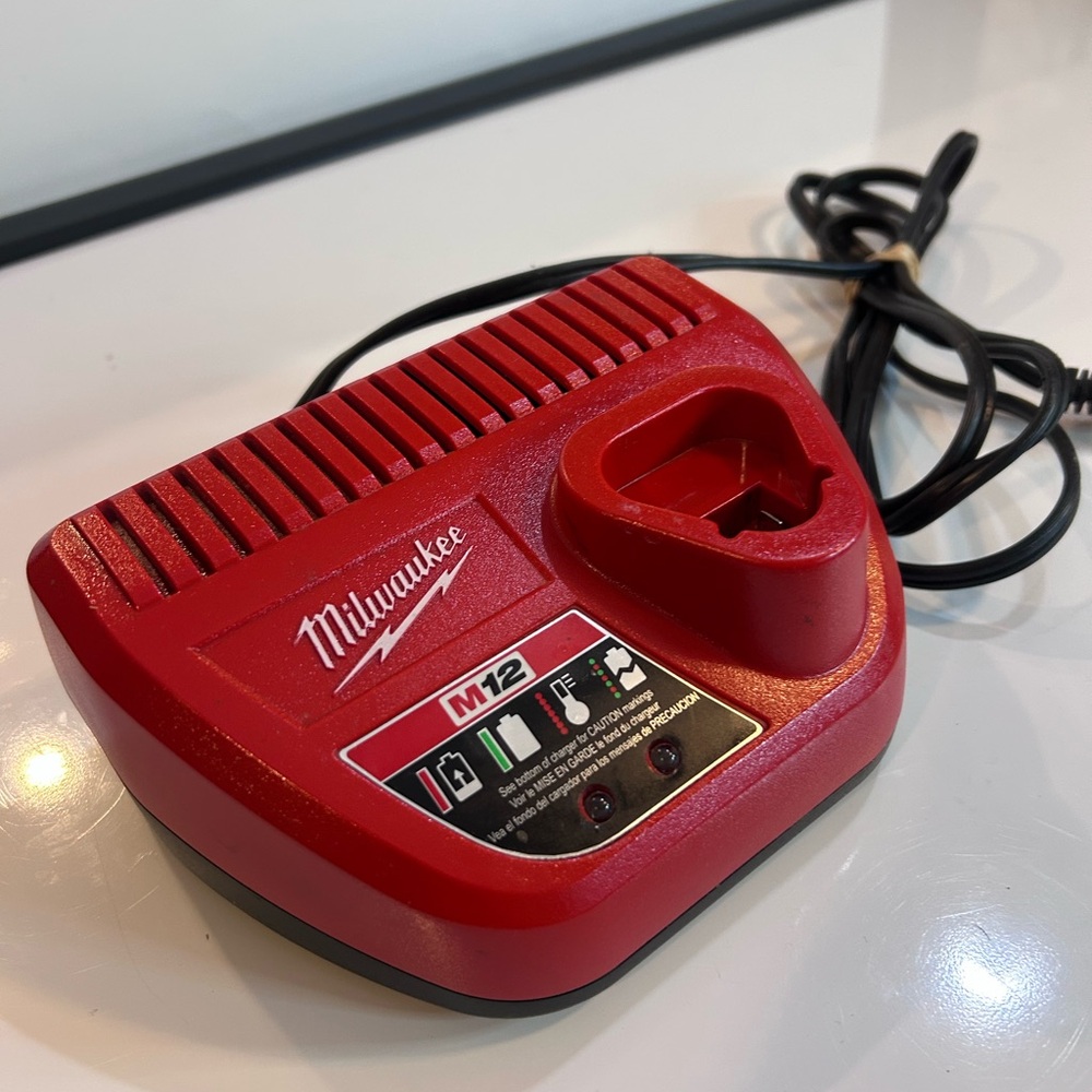 Milwaukee M12 #48-58-2401 Battery Charger Tested